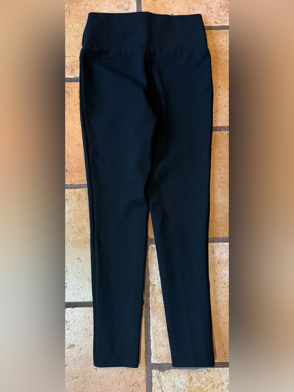 Daily Look Black Pull-On Leggings Thicker Women’s Size Medium tummy control